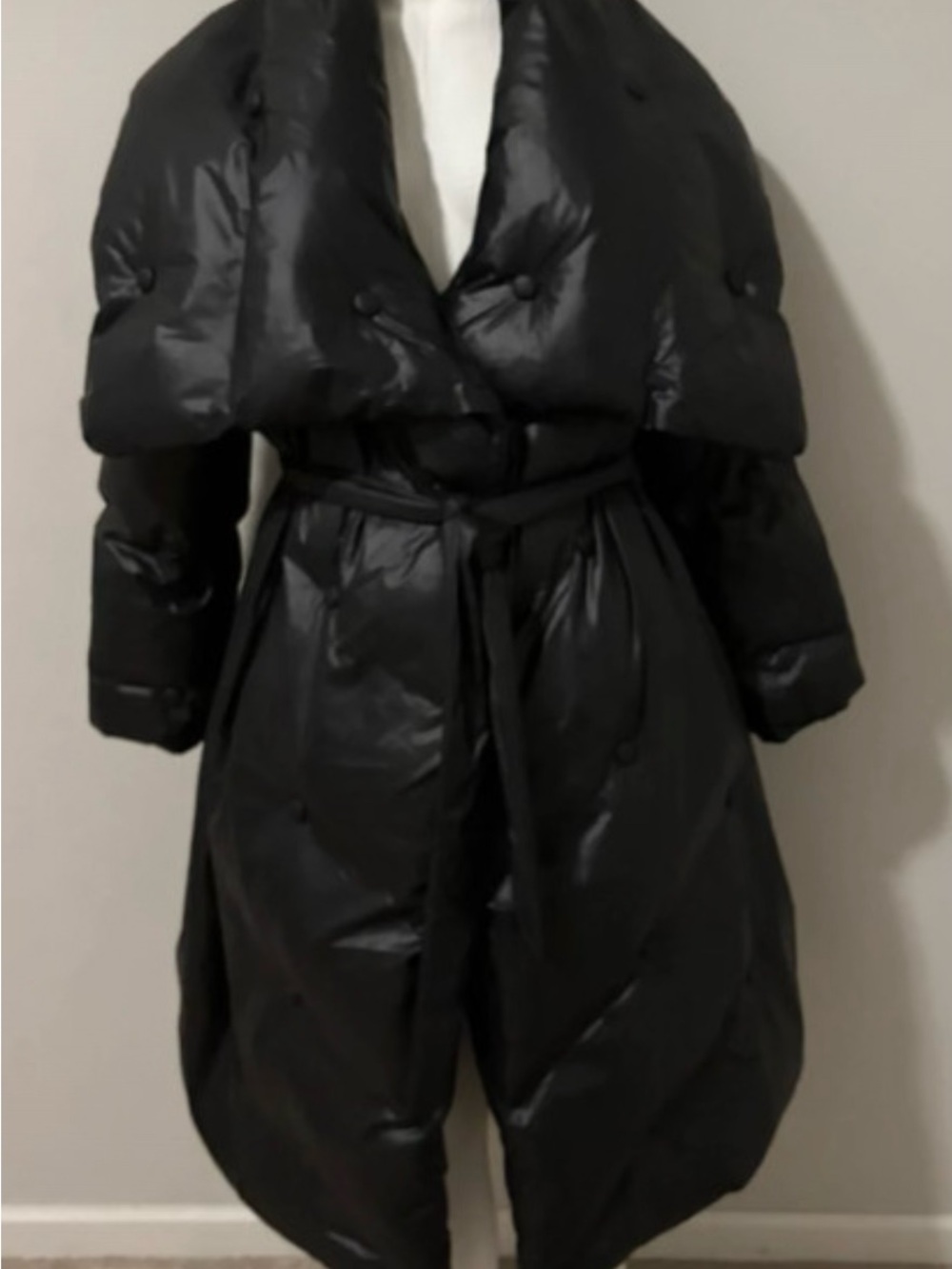 AKIRA Black Oversized Shawl-Collar Belted Puffer
